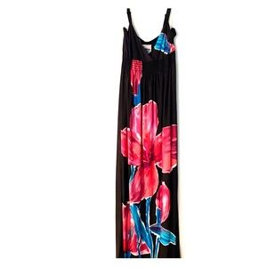 Women’s maxi dress.